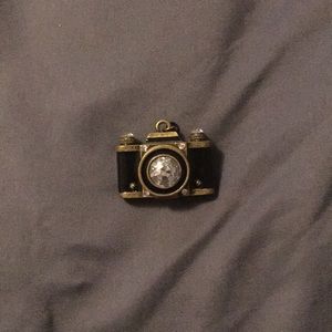 betsey johnson necklace pendant (chain broke)